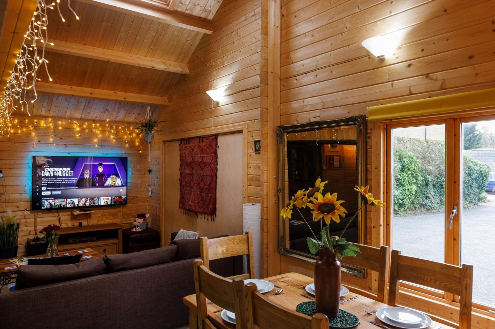 Spacious Cabin Evcharger And Free Parking Near Cambridge Exterior foto