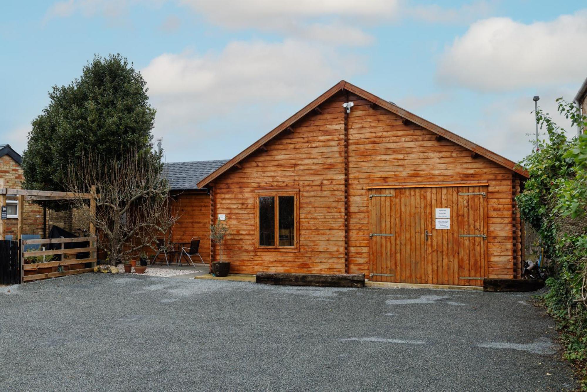 Spacious Cabin Evcharger And Free Parking Near Cambridge Exterior foto