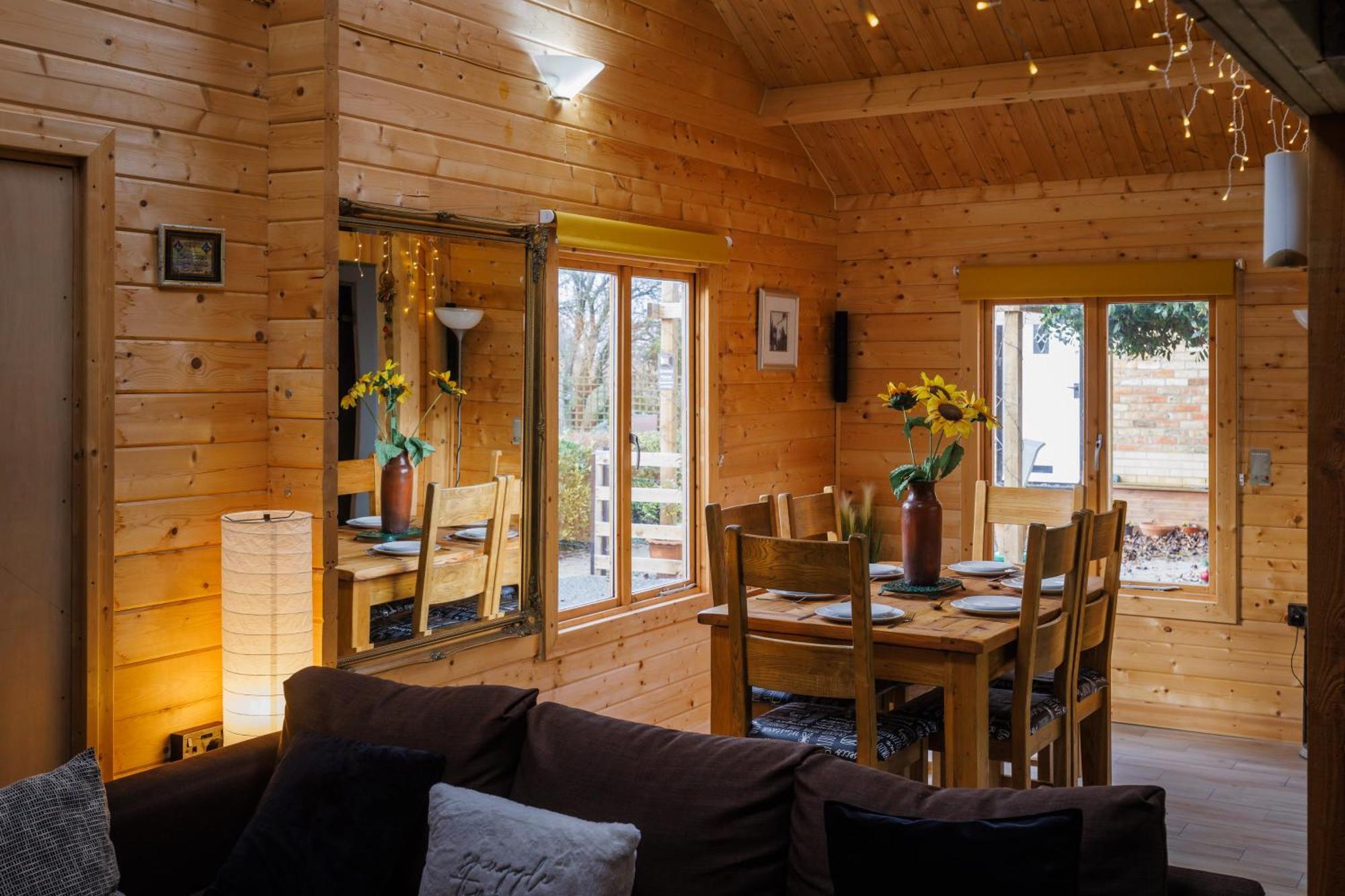 Spacious Cabin Evcharger And Free Parking Near Cambridge Exterior foto